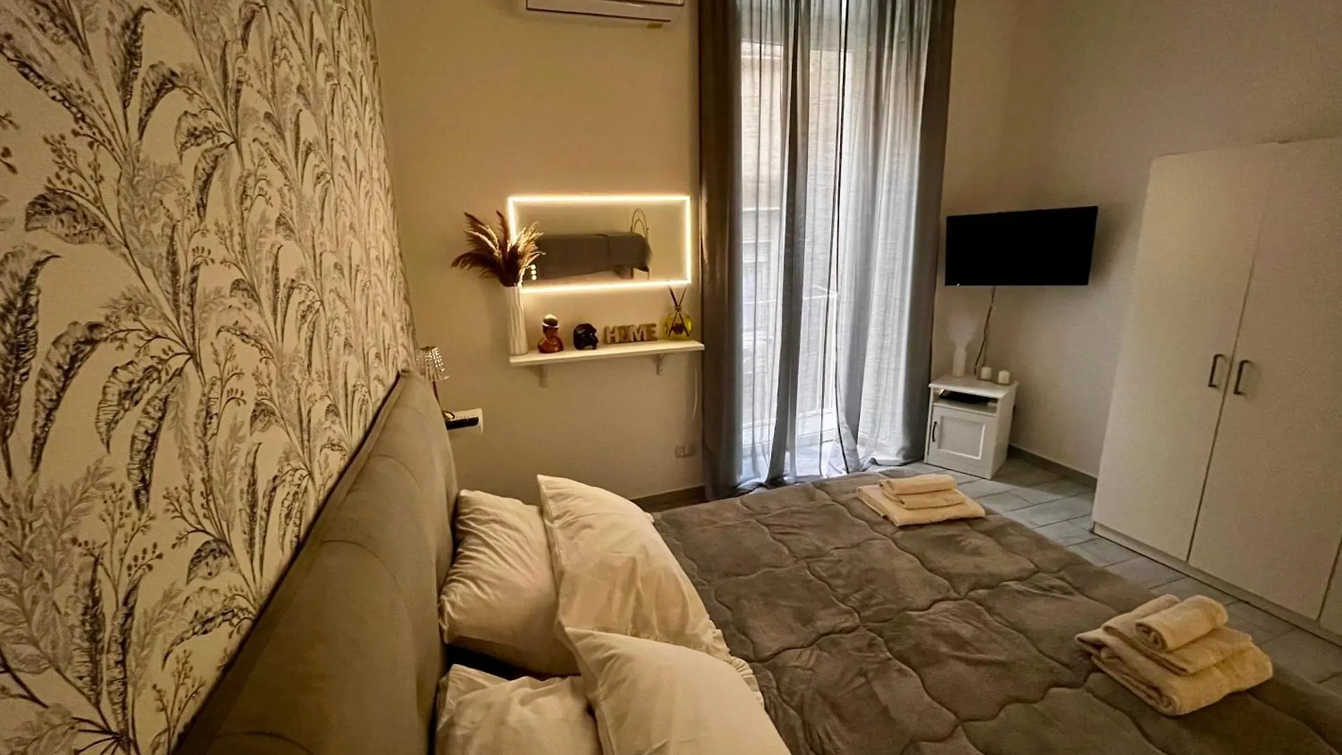 Napoli Verace - Centro Storico Spaccanapoli Apartment 0*, Neapol Itálie